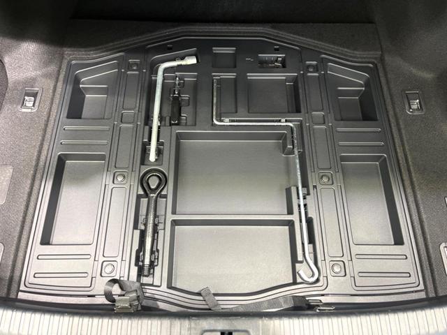 ＩＳ ＩＳ３００ｈ　バージョンＬ　純正ナビ　黒革　衝突軽減　ＥＴＣ　バックカメラ　ＬＥＤヘッド　レーダークルーズ　フルセグ　Ｂｌｕｅｔｏｏｔｈ　パワーシート　ＢＳＭ　ステアリングヒーター　シートベンチレーション　サン（35枚目）