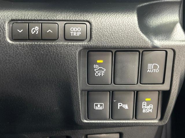ＩＳ ＩＳ３００ｈ　バージョンＬ　純正ナビ　黒革　衝突軽減　ＥＴＣ　バックカメラ　ＬＥＤヘッド　レーダークルーズ　フルセグ　Ｂｌｕｅｔｏｏｔｈ　パワーシート　ＢＳＭ　ステアリングヒーター　シートベンチレーション　サン（50枚目）