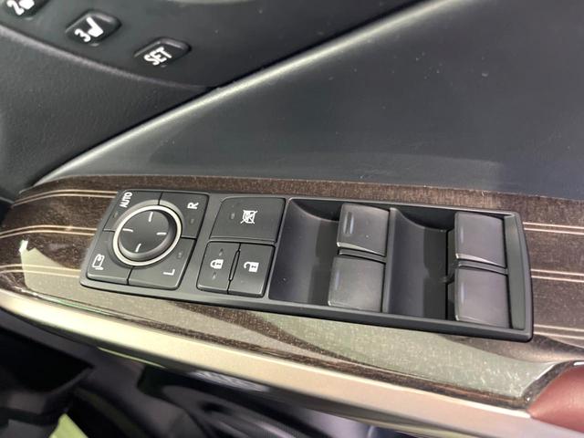 ＩＳ ＩＳ３００ｈ　バージョンＬ　純正ナビ　黒革　衝突軽減　ＥＴＣ　バックカメラ　ＬＥＤヘッド　レーダークルーズ　フルセグ　Ｂｌｕｅｔｏｏｔｈ　パワーシート　ＢＳＭ　ステアリングヒーター　シートベンチレーション　サン（51枚目）