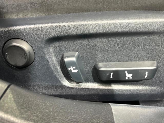 ＩＳ ＩＳ３００ｈ　バージョンＬ　純正ナビ　黒革　衝突軽減　ＥＴＣ　バックカメラ　ＬＥＤヘッド　レーダークルーズ　フルセグ　Ｂｌｕｅｔｏｏｔｈ　パワーシート　ＢＳＭ　ステアリングヒーター　シートベンチレーション　サン（54枚目）
