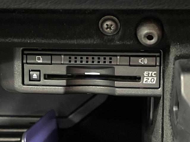 ＩＳ ＩＳ３００ｈ　バージョンＬ　純正ナビ　黒革　衝突軽減　ＥＴＣ　バックカメラ　ＬＥＤヘッド　レーダークルーズ　フルセグ　Ｂｌｕｅｔｏｏｔｈ　パワーシート　ＢＳＭ　ステアリングヒーター　シートベンチレーション　サン（63枚目）