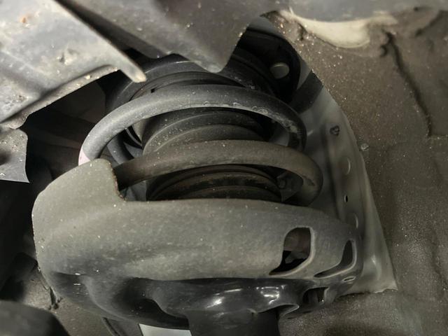 プリウス Ｚ　モデリスタエアロ　サンルーフ　純正１２インチナビ　全周囲カメラ　ＢＳＭ　シートベンチレーション　パワーシート　衝突軽減（20枚目）
