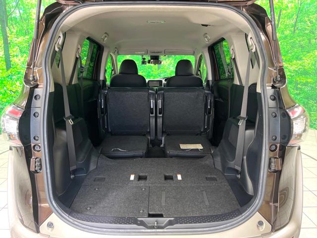 シエンタ ハイブリッドＧ　純正ナビ　両側電動　衝突軽減　ドラレコ　ＥＴＣ　バックカメラ　シートヒーター　ＬＥＤヘッド　フルセグ　Ｂｌｕｅｔｏｏｔｈ　オートエアコン　スマートキー（11枚目）