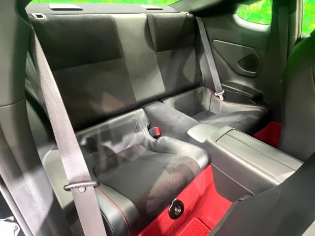 ＧＲ８６ ＲＺ　ＭＴ車　９型ＤＡ　ブレンボキャリパー　バックカメラ　衝突被害軽減システム　レーダークルーズ　禁煙車　ハーフレザーシート　コーナーセンサー　スマートキー　ＬＥＤヘッド　車線逸脱警報（11枚目）