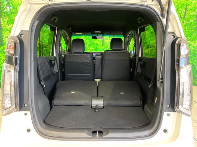 積み下ろしのしやすいデッキにはたっぷりと荷物を積み込んでいただけます。遊びから仕事まで、様々なシーンで頼れます♪