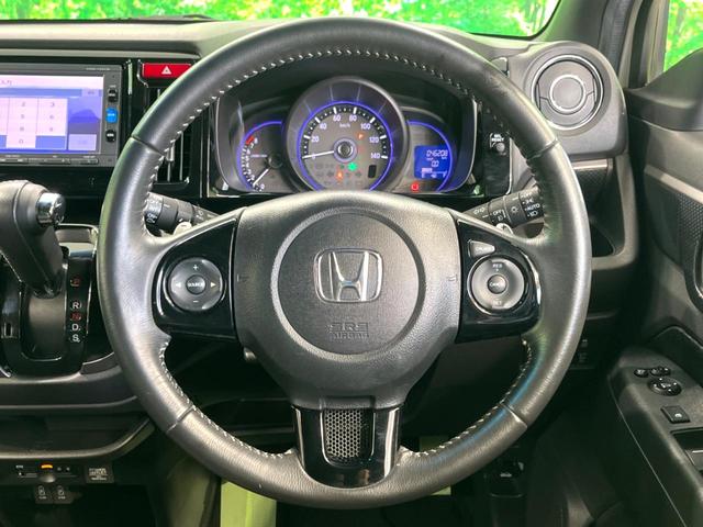 【純正革巻きステアリング】上質な革を使用することで、手にしっかり馴染みとても運転しやすいハンドルです♪