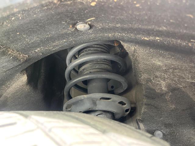 お車を安心してお乗りいただく為には、足回りの定期点検が欠かせません。サービスサポート（有償保証）では無料点検もご提供しており、安心のカーライフをお過ごしいただけるサポート体制が整っています。