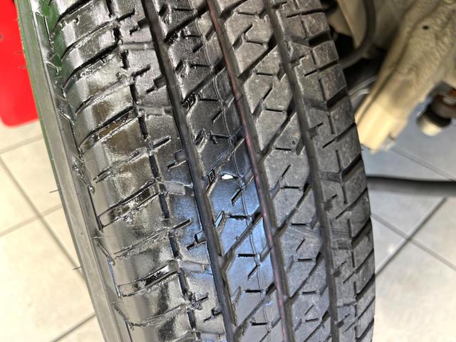 ジムニー XL AT車 オーディオ 4WD ETC シートヒーター オートライト プッシュスタート 電動格納ミラー アイドリングストップ 純正16インチアルミホイール(50枚目)