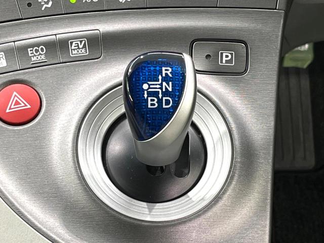 プリウス S モデリスタエアロ 8型ナビ バックカメラ スマートキー HIDヘッド ETC オートライト オートエアコン Bluetooth CD DVD再生 フルセグ LEDフォグ(33枚目)