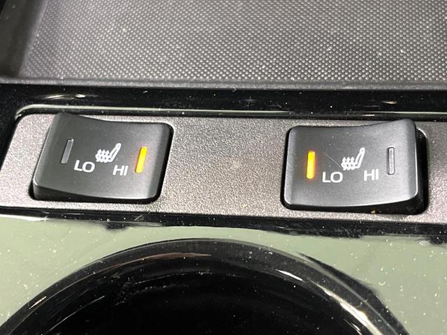 プリウス Ｓツーリングセレクション・ブラックエディション　純正８インチＤＡ　バックカメラ　衝突軽減　シートヒーター　レーダークルーズ　ドラレコ　ＥＴＣ　ＬＥＤヘッド　合皮レザー（7枚目）