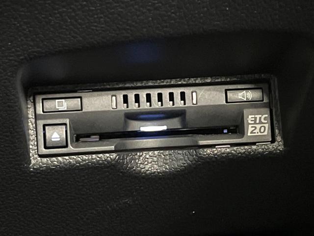 プリウス Ｓツーリングセレクション・ブラックエディション　純正８インチＤＡ　バックカメラ　衝突軽減　シートヒーター　レーダークルーズ　ドラレコ　ＥＴＣ　ＬＥＤヘッド　合皮レザー（8枚目）