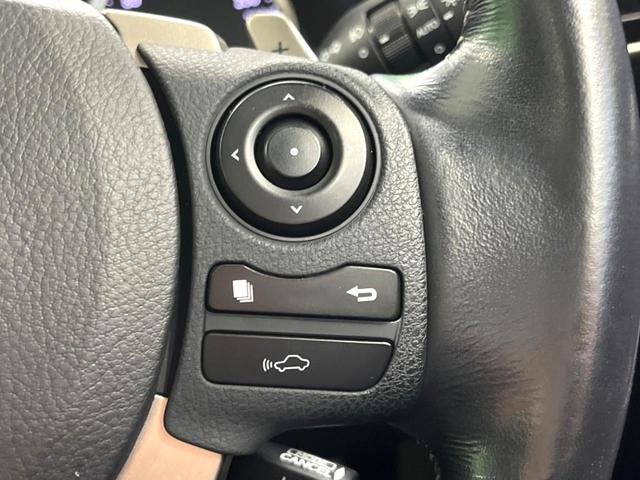 IS IS300h バージョンL ムーンルーフ プリクラッシュ メーカーナビ バックカメラ LEDヘッド スマートキー 純正OP18AW ETC 黒革 レーダークルーズ シートメモリー(7枚目)