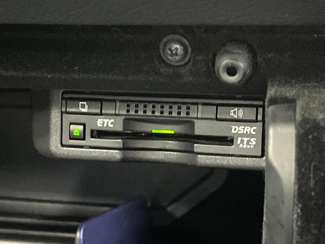 IS IS300h バージョンL ムーンルーフ プリクラッシュ メーカーナビ バックカメラ LEDヘッド スマートキー 純正OP18AW ETC 黒革 レーダークルーズ シートメモリー(8枚目)