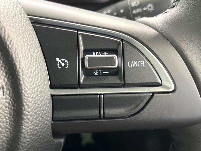 【クルーズコントロール】高速道路もラクラク走行。アクセルを離しても一定速度で走行ができ、長距離運転時の負担を軽減！加速・減速も簡単なスイッチ操作で調整できます。