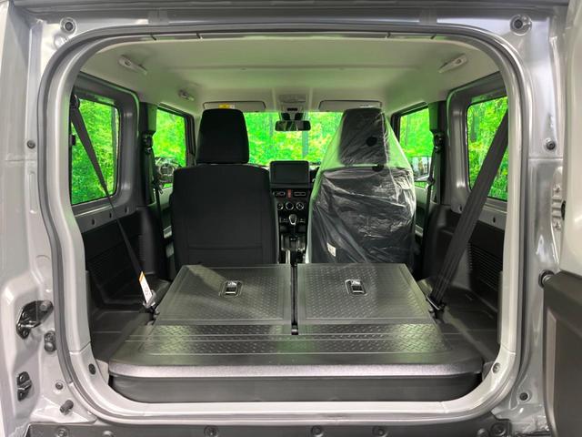 普段のお買い物や通勤、送迎等に十分な荷室スペースを確保しております。セカンドシートを倒すと、大きな荷物の積載も可能です♪