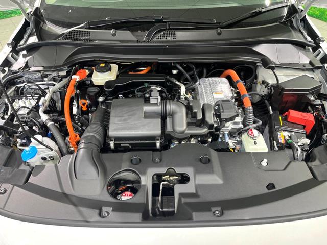 ヴェゼル ｅ：ＨＥＶ　Ｚ　登録済未使用車　純正９インチナビ　全周囲カメラ　フルセグ　パワーバックドア　ＥＴＣ　ブラインドスポットモニター　衝突軽減　レーダークルーズ　前席シートヒーター　ステアリングヒーター　ＬＥＤヘッド（19枚目）