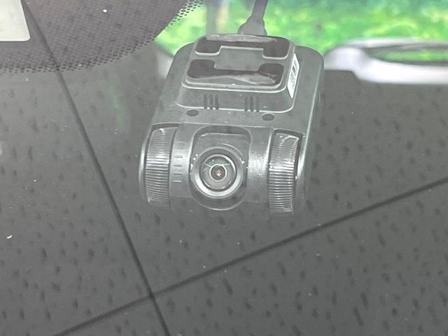 【ドライブレコーダー】安心・安全なカーライフに必須のドライブレコーダーを装備！走行中はもちろん、あおり運転や事故に遭遇した際の状況も映像で記録し、万一のリスクに備えます。