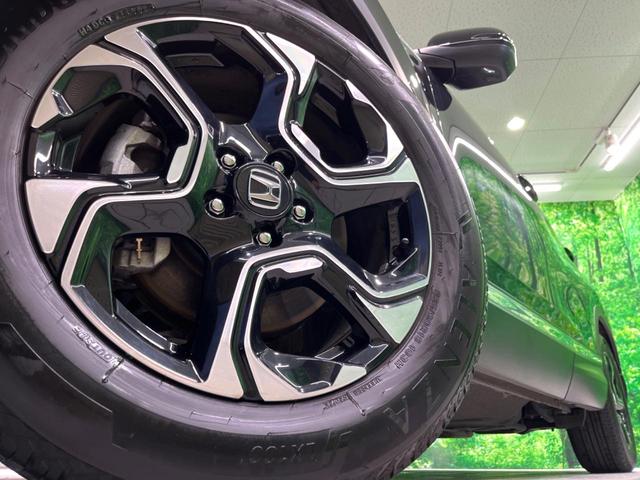 【純正１８インチアルミホイール】外観にマッチした純正アルミホイールを装着しております。各種社外アルミホイールや、スタッドレスタイヤも取扱いしております。是非ご相談ください♪