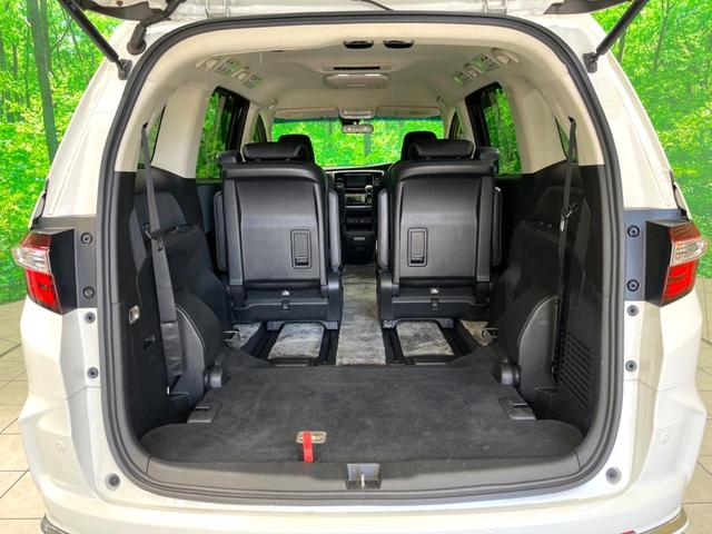 後席を格納すると、これだけの広さが！シーンに合わせたシートアレンジで、大きな荷物も積むことが出来ます♪