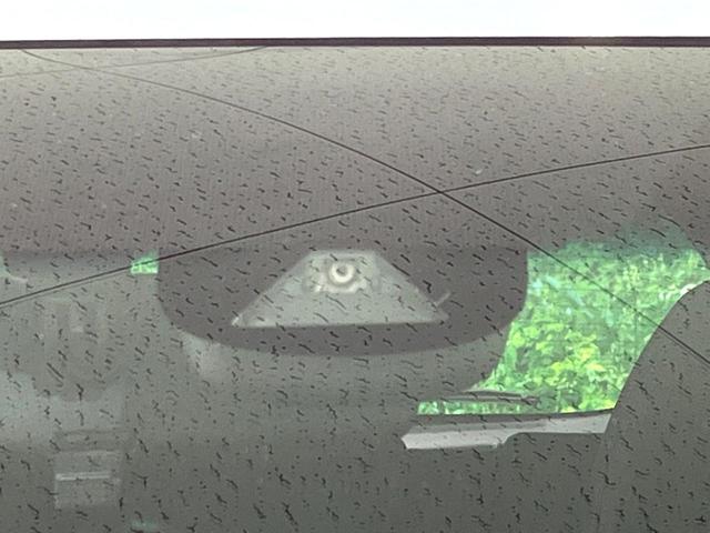 フィットハイブリッド L ホンダセンシング 純正ナビ バックカメラ ETC 衝突軽減 LEDヘッド フルセグ Bluetooth レーダークルーズ オートエアコン スマートキー(5枚目)