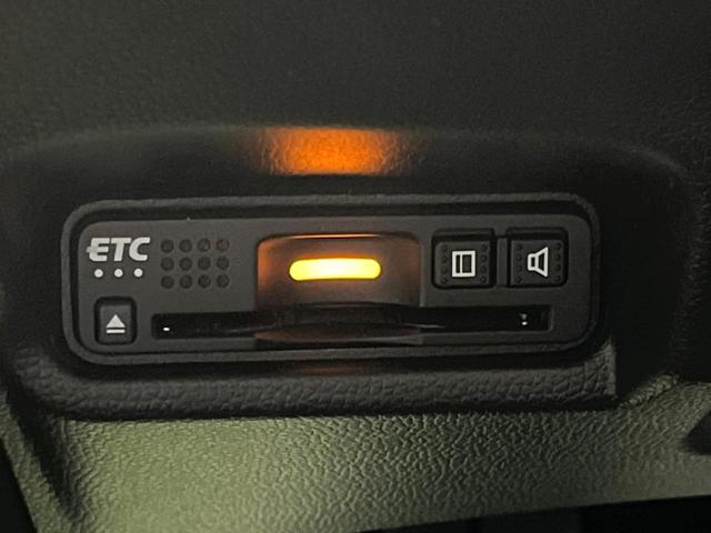 フィットハイブリッド L ホンダセンシング 純正ナビ バックカメラ ETC 衝突軽減 LEDヘッド フルセグ Bluetooth レーダークルーズ オートエアコン スマートキー(8枚目)