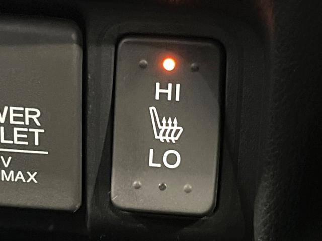 N-BOXカスタム 2トーンカラースタイル GターボSSパッケージ ナビ 両側電動 バックカメラ HIDヘッド ETC 衝突軽減 シートヒーター ハーフレザーシート オートエアコン スマートキー 電動格納ミラー(8枚目)