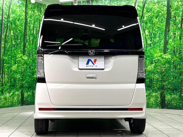 N-BOXカスタム 2トーンカラースタイル GターボSSパッケージ ナビ 両側電動 バックカメラ HIDヘッド ETC 衝突軽減 シートヒーター ハーフレザーシート オートエアコン スマートキー 電動格納ミラー(16枚目)