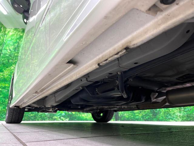 N-BOXカスタム 2トーンカラースタイル GターボSSパッケージ ナビ 両側電動 バックカメラ HIDヘッド ETC 衝突軽減 シートヒーター ハーフレザーシート オートエアコン スマートキー 電動格納ミラー(28枚目)