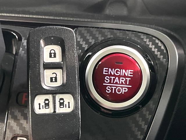 N-BOXカスタム 2トーンカラースタイル GターボSSパッケージ ナビ 両側電動 バックカメラ HIDヘッド ETC 衝突軽減 シートヒーター ハーフレザーシート オートエアコン スマートキー 電動格納ミラー(42枚目)