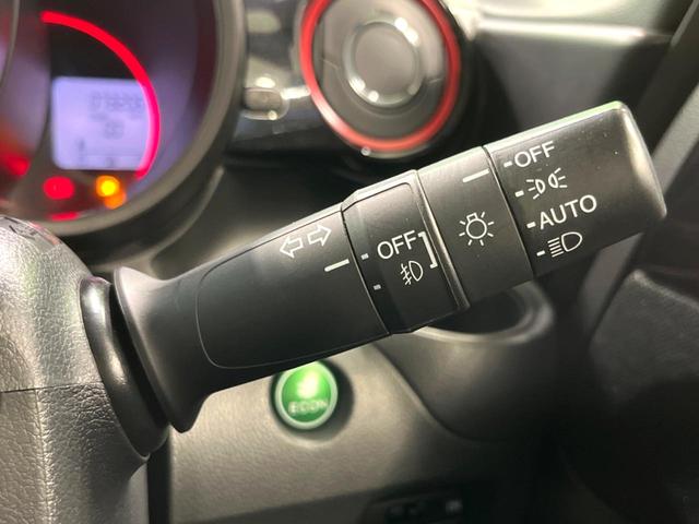 N-BOXカスタム 2トーンカラースタイル GターボSSパッケージ ナビ 両側電動 バックカメラ HIDヘッド ETC 衝突軽減 シートヒーター ハーフレザーシート オートエアコン スマートキー 電動格納ミラー(47枚目)