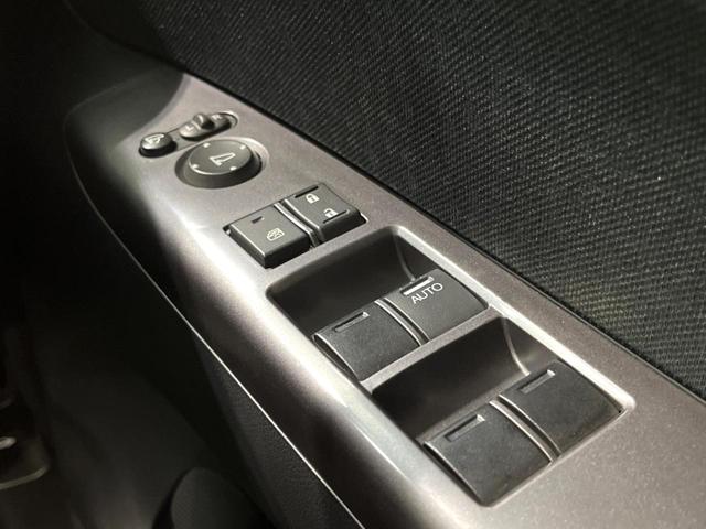 N-BOXカスタム 2トーンカラースタイル GターボSSパッケージ ナビ 両側電動 バックカメラ HIDヘッド ETC 衝突軽減 シートヒーター ハーフレザーシート オートエアコン スマートキー 電動格納ミラー(53枚目)