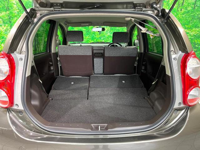 パッソ Ｘ　クツロギ　純正ナビ　ＥＴＣ　スマートキー　ベンチシート　電動格納ミラー　禁煙車　Ｂｌｕｅｔｏｏｔｈ　ヘッドライトレベライザー（11枚目）