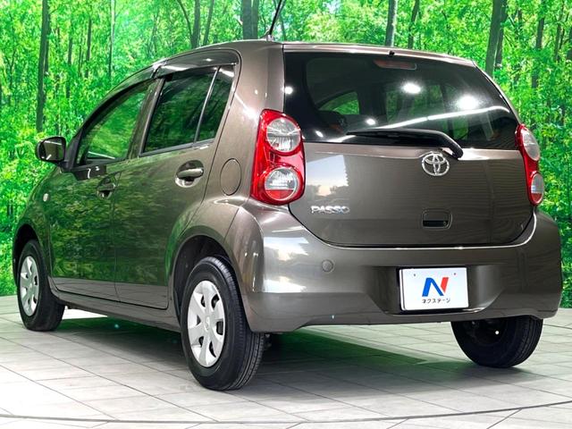 パッソ Ｘ　クツロギ　純正ナビ　ＥＴＣ　スマートキー　ベンチシート　電動格納ミラー　禁煙車　Ｂｌｕｅｔｏｏｔｈ　ヘッドライトレベライザー（18枚目）