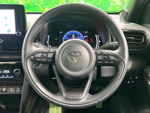 ヤリスクロス Ｚ　純正８インチＤＡ　全周囲カメラ　ＢＳＭ　ＥＴＣ　ドラレコ　ハーフレザーシート　ＬＥＤヘッド　パワーシート　衝突軽減　レーダークルーズ　シートヒーター　純正１８インチアルミホイール（12枚目）