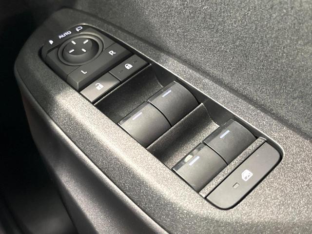 ヤリスクロス Ｚ　純正８インチＤＡ　全周囲カメラ　ＢＳＭ　ＥＴＣ　ドラレコ　ハーフレザーシート　ＬＥＤヘッド　パワーシート　衝突軽減　レーダークルーズ　シートヒーター　純正１８インチアルミホイール（49枚目）