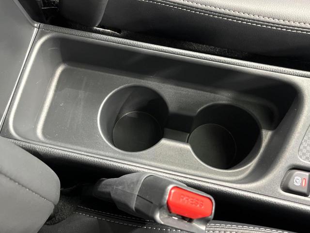 ヤリスクロス Ｚ　純正８インチＤＡ　全周囲カメラ　ＢＳＭ　ＥＴＣ　ドラレコ　ハーフレザーシート　ＬＥＤヘッド　パワーシート　衝突軽減　レーダークルーズ　シートヒーター　純正１８インチアルミホイール（61枚目）