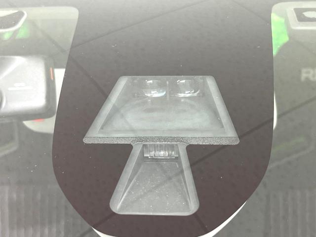 アルトワークス ベースグレード　純正ナビ　バックカメラ　レカロシート　衝突軽減　ＥＴＣ　ＨＩＤヘッド　ドラレコ　ハーフレザーシート　オートエアコン　オートライト　スマートキー　電動格納ミラー　純正１５インチアルミ　禁煙車（5枚目）