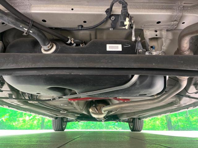 アルトワークス ベースグレード　純正ナビ　バックカメラ　レカロシート　衝突軽減　ＥＴＣ　ＨＩＤヘッド　ドラレコ　ハーフレザーシート　オートエアコン　オートライト　スマートキー　電動格納ミラー　純正１５インチアルミ　禁煙車（21枚目）