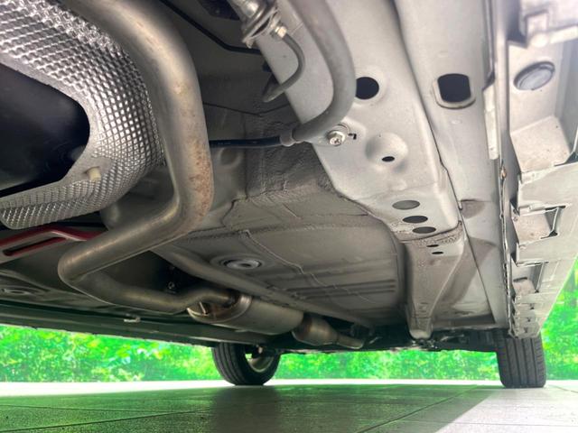 アルトワークス ベースグレード　純正ナビ　バックカメラ　レカロシート　衝突軽減　ＥＴＣ　ＨＩＤヘッド　ドラレコ　ハーフレザーシート　オートエアコン　オートライト　スマートキー　電動格納ミラー　純正１５インチアルミ　禁煙車（27枚目）