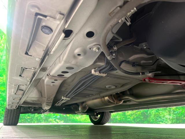 アルトワークス ベースグレード　純正ナビ　バックカメラ　レカロシート　衝突軽減　ＥＴＣ　ＨＩＤヘッド　ドラレコ　ハーフレザーシート　オートエアコン　オートライト　スマートキー　電動格納ミラー　純正１５インチアルミ　禁煙車（28枚目）