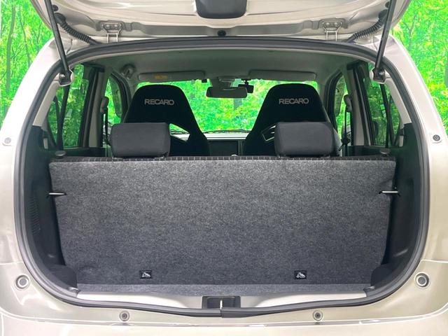 アルトワークス ベースグレード　純正ナビ　バックカメラ　レカロシート　衝突軽減　ＥＴＣ　ＨＩＤヘッド　ドラレコ　ハーフレザーシート　オートエアコン　オートライト　スマートキー　電動格納ミラー　純正１５インチアルミ　禁煙車（29枚目）