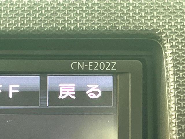 アルトワークス ベースグレード　純正ナビ　バックカメラ　レカロシート　衝突軽減　ＥＴＣ　ＨＩＤヘッド　ドラレコ　ハーフレザーシート　オートエアコン　オートライト　スマートキー　電動格納ミラー　純正１５インチアルミ　禁煙車（45枚目）