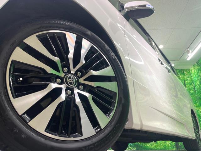 【純正１８インチアルミホイール】外観にマッチした純正アルミホイールを装着しております。各種社外アルミホイールや、スタッドレスタイヤも取扱いしております。是非ご相談ください♪