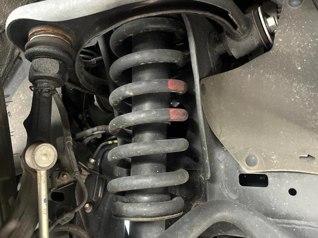 ランドクルーザープラド ＴＸ　Ｌパッケージ　モデリスタエアロ　サンルーフ　純正９インチナビ　４ＷＤ　バックカメラ　ルーフレール　黒革シート　シートベンチレーション　衝突軽減　ドラレコ　ＥＴＣ　レーダークルーズ　前席シートエアコン　ＬＥＤヘッド（20枚目）