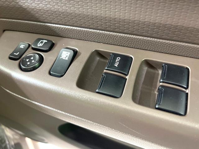 アルトラパンショコラ Ｇ　インチナビ　スマートキー　ＨＩＤヘッド　オートライト　アイドリングストップ　純正１４インチアルミホイール　電動格納ミラー　エアコン（7枚目）