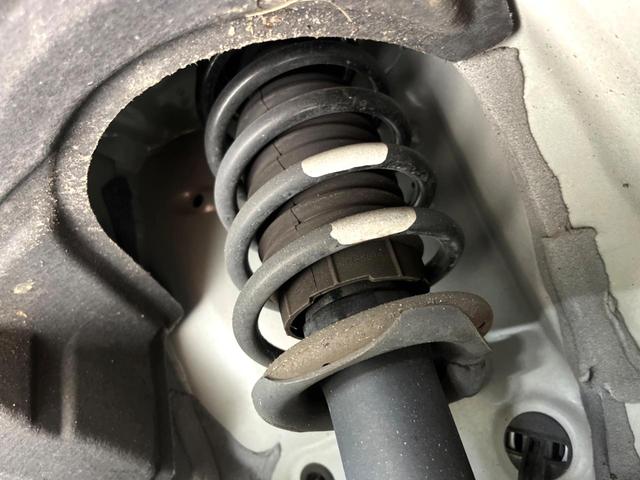 ルーミー カスタムＧ　純正９インチＤＡ　全周囲カメラ　両側電動スライド　電子パーキング　オートライト　オートハイビーム　シートヒーター　ＥＴＣ　ドラレコ　衝突軽減　ＬＥＤヘッド　スマートキー　レーダークルーズ（20枚目）