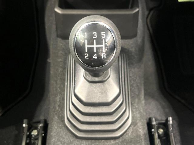 ジムニー ＸＣ　ＭＴ車　現行　禁煙車　衝突軽減　クリアランスソナー　ＬＥＤヘッド　クルーズコントロール　スマートキー　オートエアコン（3枚目）