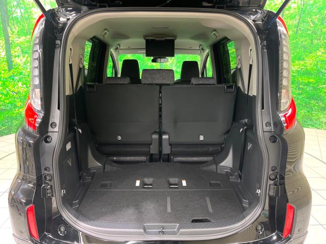 シエンタ ハイブリッドＺ　７人　モデリスタエアロ　純正１０インチナビ　後席モニター　両側電動　全周囲カメラ　フルセグ　ＥＴＣ２．０　レーダークルーズ　衝突軽減　ＬＥＤヘッド　シートヒーター　レーンアシスト　コーナーセンサー（12枚目）