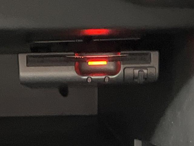 ノート ｅ－パワー　メダリスト　純正ナビ　全周囲カメラ　衝突軽減　デジタルミラー　フルセグ　ＥＴＣ　ドラレコ　ＬＥＤヘッド　ハーフレザーシート　Ｂｌｕｅｔｏｏｔｈ　オートエアコン　スマートキー（8枚目）