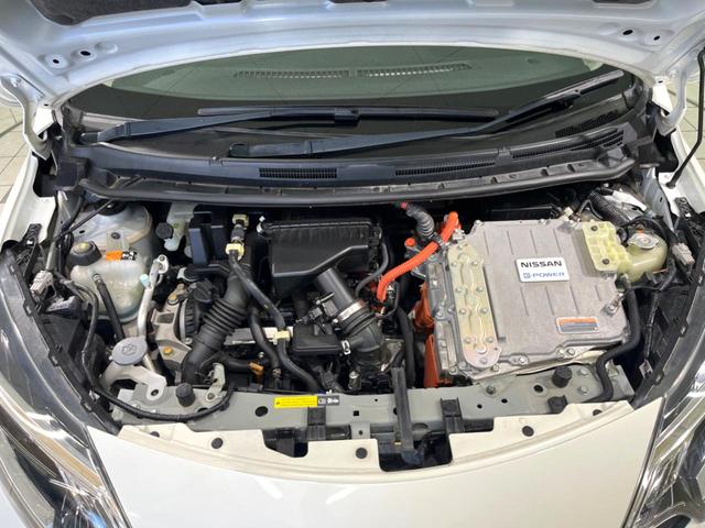 ノート ｅ－パワー　メダリスト　純正ナビ　全周囲カメラ　衝突軽減　デジタルミラー　フルセグ　ＥＴＣ　ドラレコ　ＬＥＤヘッド　ハーフレザーシート　Ｂｌｕｅｔｏｏｔｈ　オートエアコン　スマートキー（19枚目）